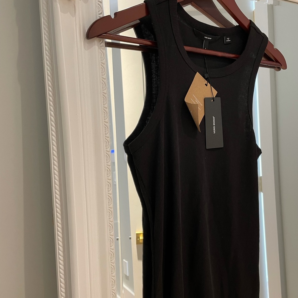 NWT Vero Moda long tank top